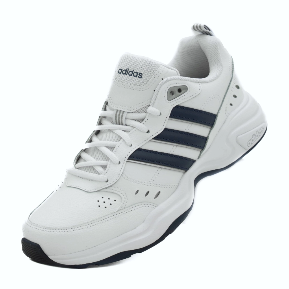 adidas-strutter-eg2654-biale-meskie-lifestyle-przod.jpg