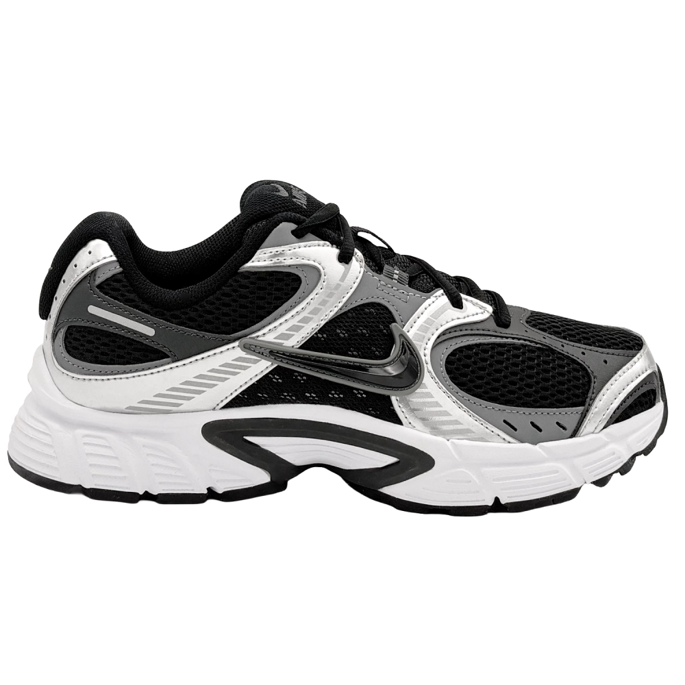 nike-v5-rnr-hj5228-004-czarne-meskie-lifestyle-bok.webp