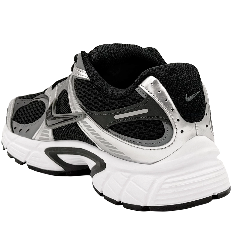 nike-v5-rnr-hj5228-004-czarne-meskie-lifestyle-tyl.webp