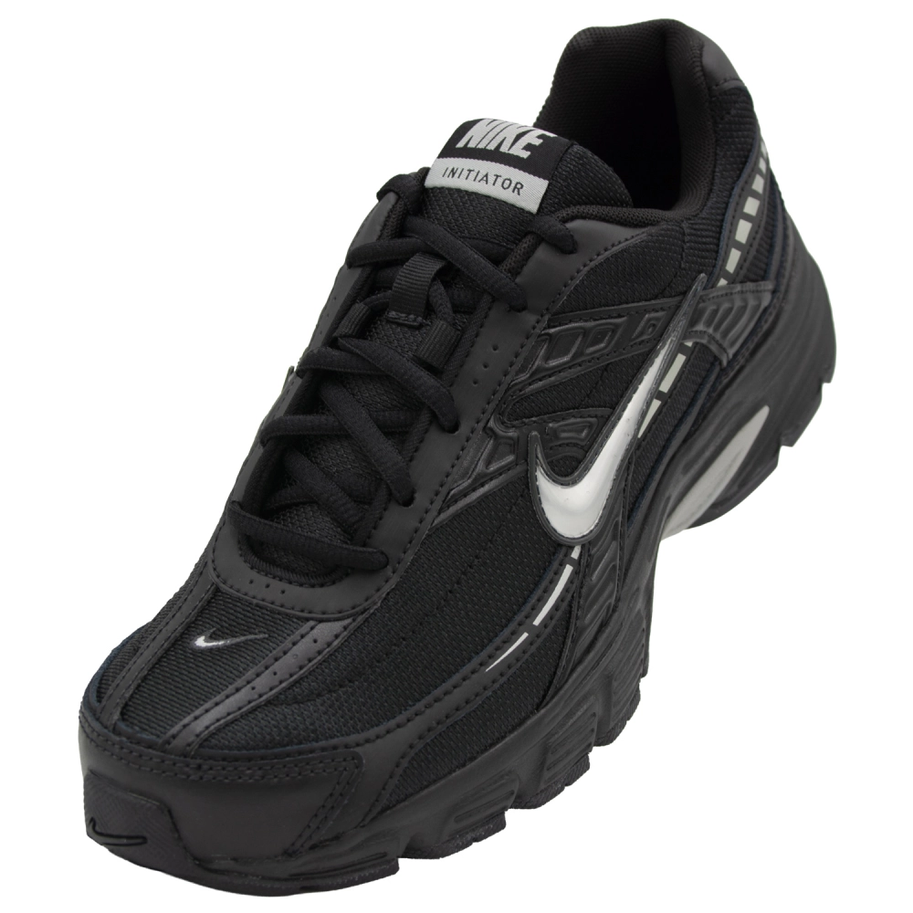 nike-initiator-cn-ib4595-001-czarne-meskie-lifestyle-przod.jpg