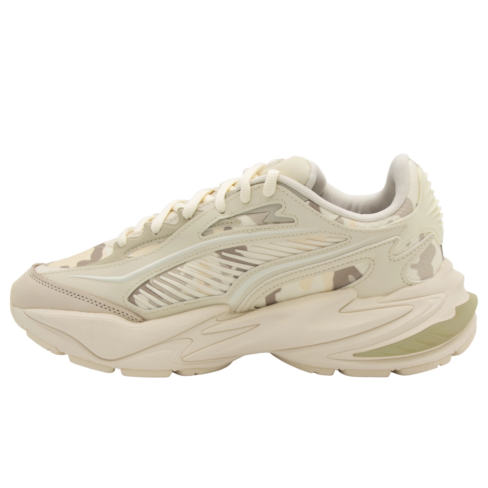 puma-rs-surge-camo-406023-02-bezowe-meskie-lifestyle-bok-2.jpg