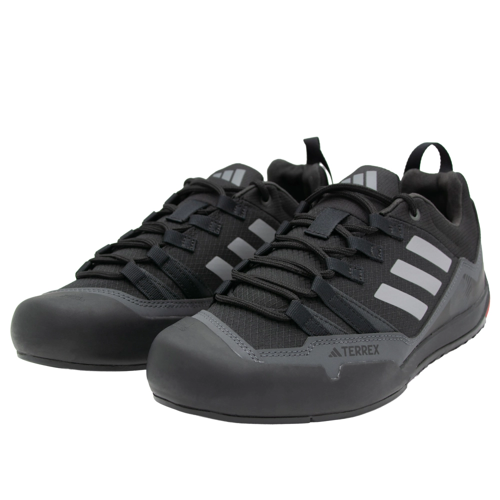 adidas-terrex-swift-solo-2-ie6901-czarne-meskie-hikingowe-para.jpg