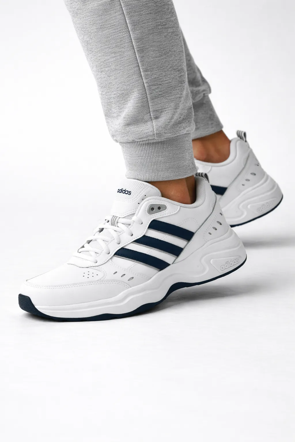 Adidas Strutter sneakersy do pracy